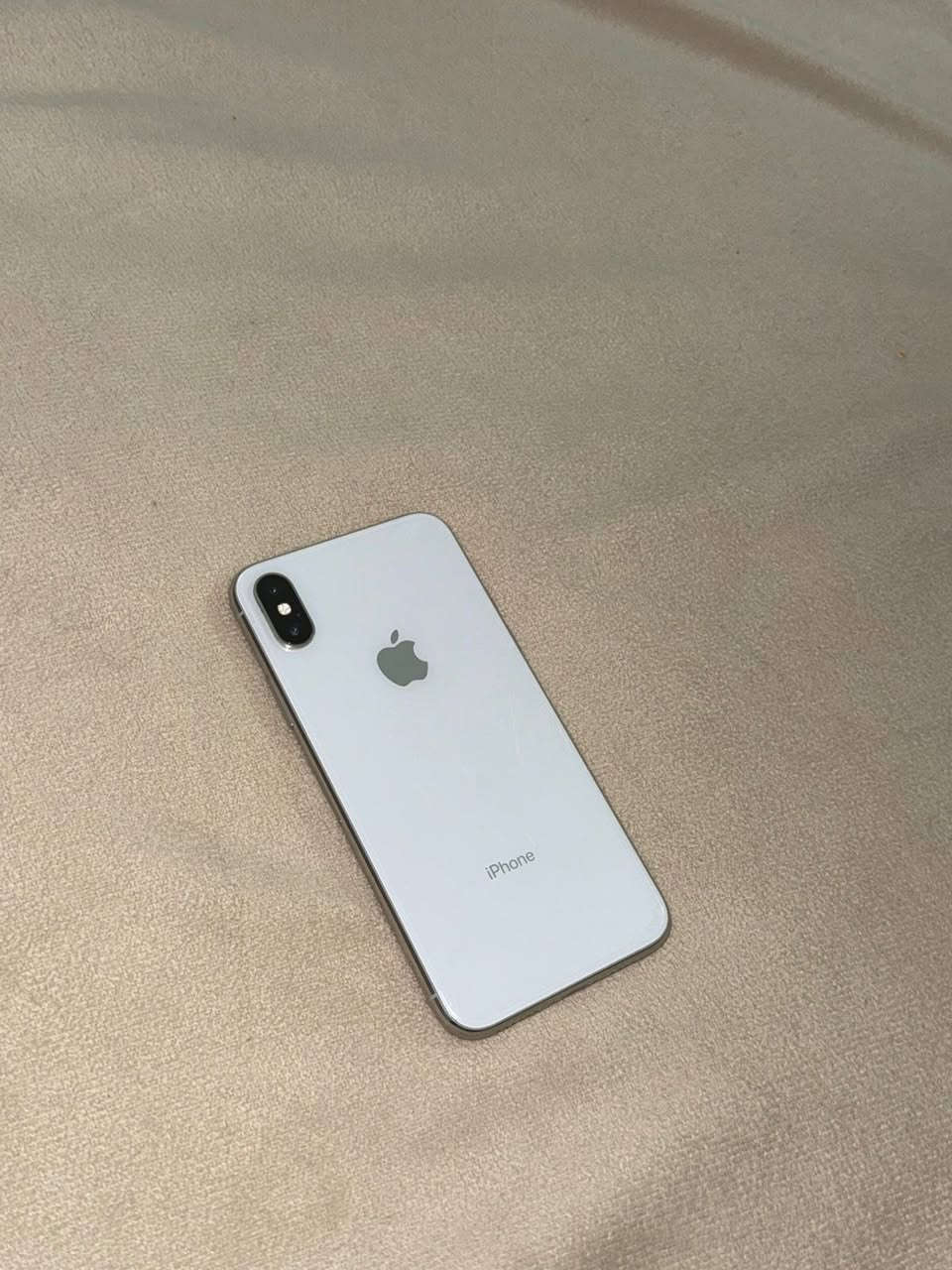 سلام عليكم جهاز البيع 
أيفون اكس ماكس عادي 
نضيف مبدل شاشه وبطاريه 
جهاز نضيف مال بيت 
الذاكره 64 
البطاريه100🔋
رقم الهاتف ***********
