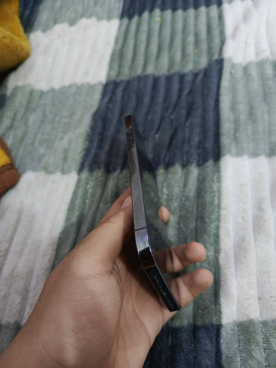 السلام عليكم
ايفون 12 برو ماكس فلو نظافه مبدل فقط بطاريه 100٪ 

وفيس ايدي متوقف فقط الباقي كله شغال السعر 325 مكاني حله نادر الاولى الرقم ***********
