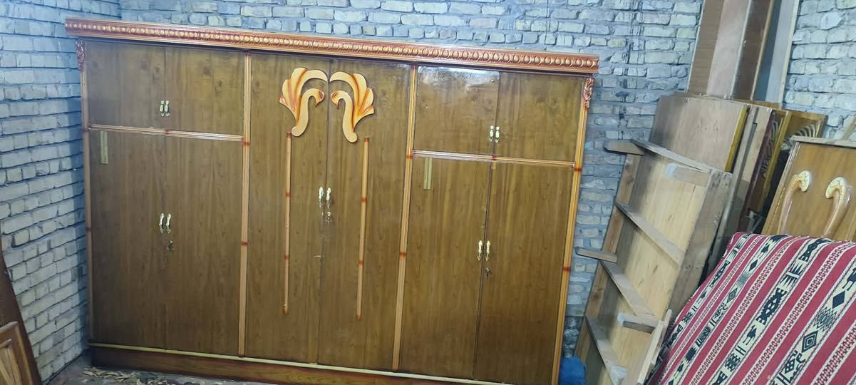 غرفه ام ٦ملحق كامله يدات جدد قفاله جدد صبغ تلميع جديد متواجد علخاص اكو توصيل رقمي ***********ابو جود سعره ٣٥٠ قفل قفل نهايته من لخير جربايته لوح موجوده
