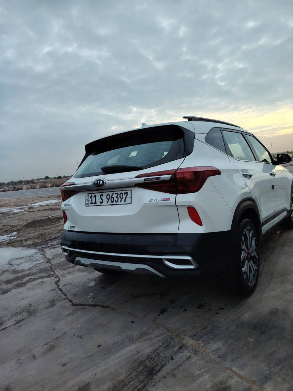 اسلام عليكم كيا سيلتوز مكينه جيدي اي تيربو1600 وارد امريكي السياره فول   موصفات عده الفتحه موديل 21حادثهة مال امريكه فقط صاير بل بجم السياره مابيهة شي مبدل بس تصليح والسونار مرفوق ويه الصور السياره ماشيه ٨٥ مكان السياره بغداد الحسينية قرب المرور السعر 130وبيه مجال بسيط رقم الهاتف ***********
