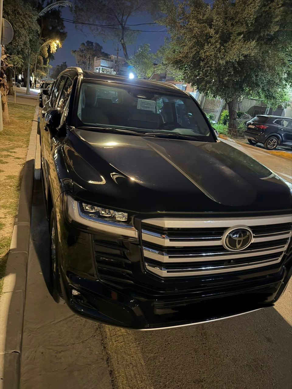 السلام عليكم
لاندكروز  VX  2025
هايبرد ساز ام الضمان 
ماشيه 1000 فقط
مكفوله  ومغلفه ppf  مع الضمان
العنوان بغداد
***********
