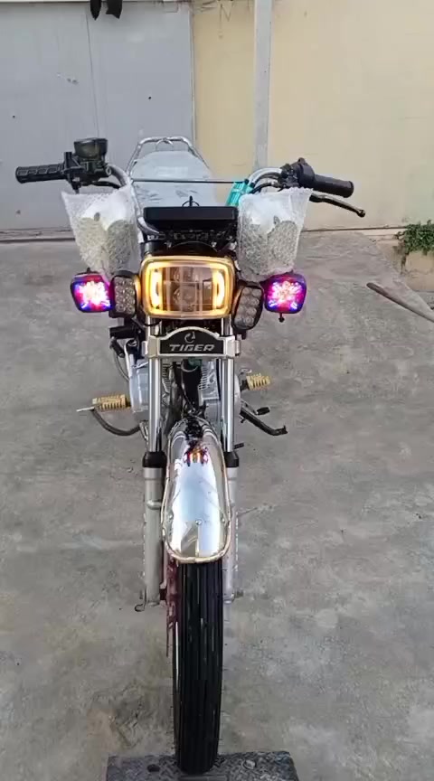 السلام عليكم من رخصة الادمن للمحترم تايكر للبيع اربعه كير الدراجه بدايت دخان  ماعرف بيها كايمه او لا تجي تفحص وسهله مكانها بيجي حي التاميم


**إذا كنت صاحب هذا الإعلان وتريد حذفه لأي سبب، رجاءا أرسل رسالة إلى الدعم الفني**