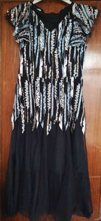 مقاس M • ملابس • للبيع