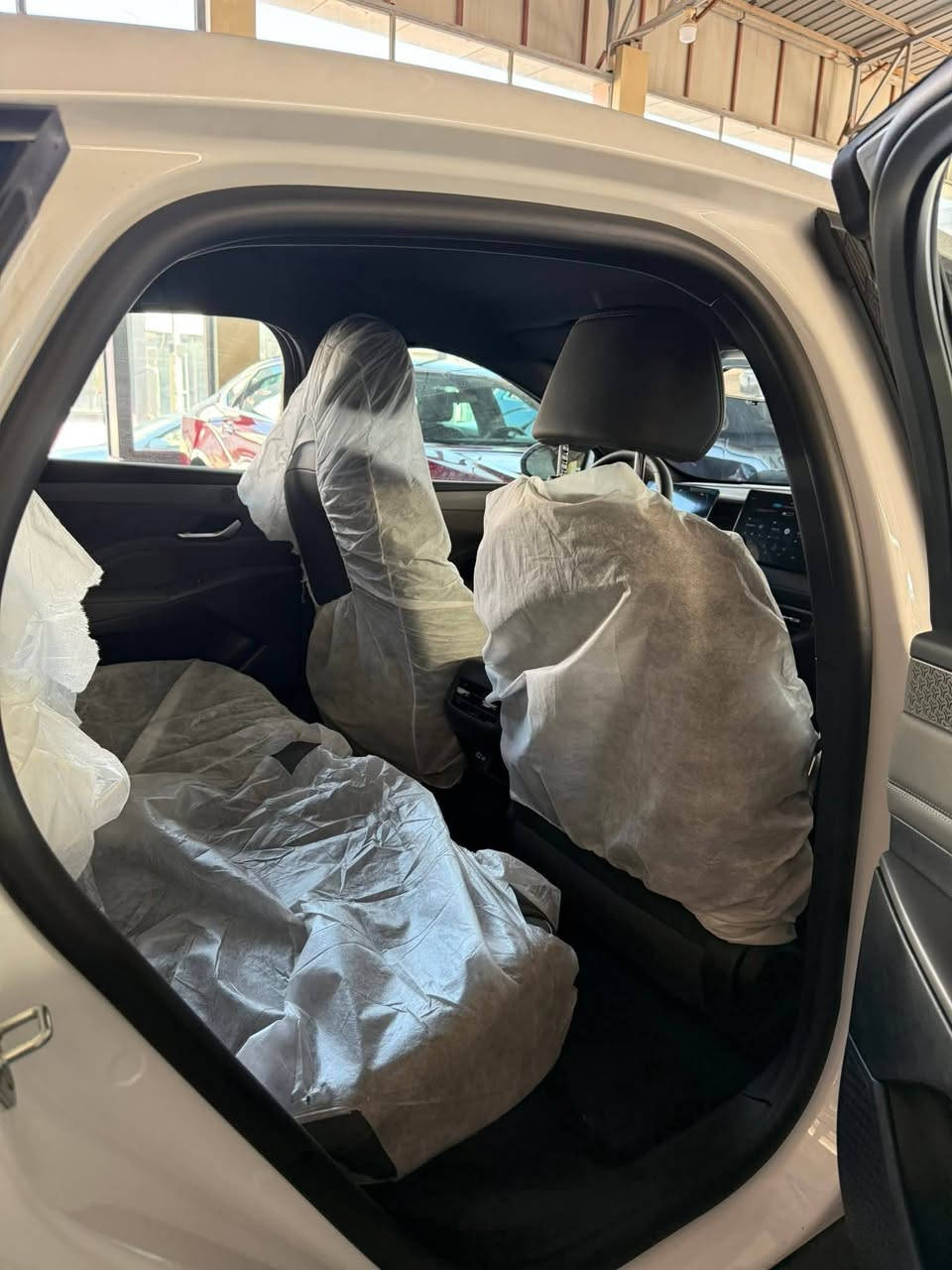 السلام وعليكم كن بلاص 2025 زيرو صفرر كيلو متر داخل ابيض غراض كاملة شاحنة ارضيات كارت عليك بس الترقيم 300 الف فقط سعرهة 18 و500 قفلل
***********
مكان السيارة موصل
