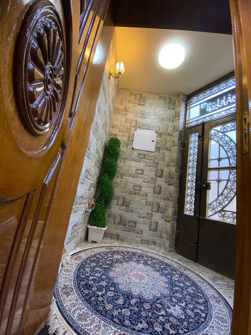 ✅ بيت للبيع في شارع احمد الوائلي – خلف مركز وافر
فرع حميد ابل جام 

🏠 المساحة: 200م² – طابقين
📅 البناء: 2020
📜 طابو زراعي سند 25
📍 يبعد 100م عن شارع احمد الوائلي – الفرع 8 متر

🔹 يحتوي على:
 • 5 غرف نوم
 • صالة + استقبال
 • مطبخ (حار + بارد)
 • صحيات

📞 للاستفسار: ***********
