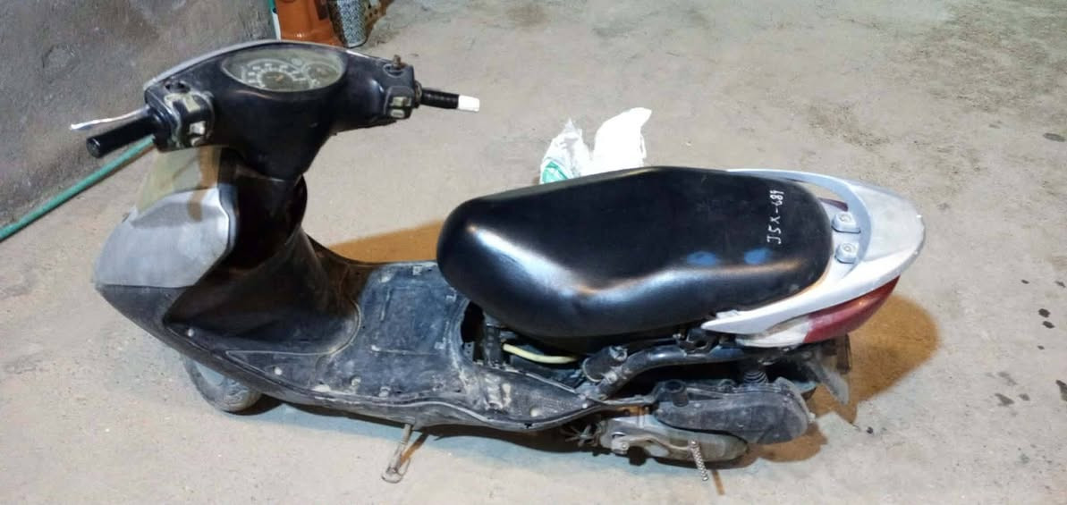 سلام عليكم دراجه بريز بدون كفرات نقص بس كبريتر وباتري 
سعر 350 بكلنه بغداد جسر ديالى جديد كرغوليه 
***********
