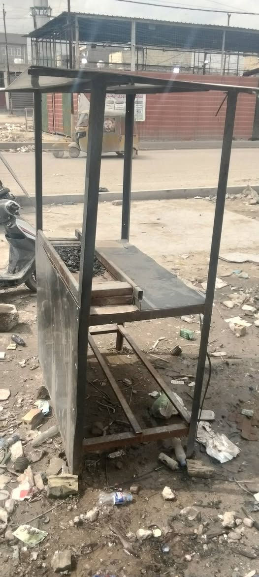 السلام عليكم منقلة مشويات حديد ثقيل للبيع سعر ٧٥ مكاني الامين الثانية ***********

