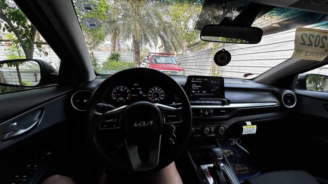 السلام عليكم للبيع فورتي موديل 2022 لون نفطي شذره 🩶حادثها قطعه وحده بنيد فقط ماشيه 55 الف كيلو متر تراي زيرو جواها تخم تاير جديد رقم اربيل بأسمي هزه جديده ورقم جديد وسنويه جديده سياره تخبل شاشه كار بلي واندرويد اوتو كامره دواره مكينه 2000 دوش كير cvt 8 نمر بلادي سياره في حاله الوكاله صدر امامه شركه وخلي شركه ويكل كب حجم 16
عليها منظومه زنون عالي ناصي تحكم ستيرن جهتين رادار تحديد مسار 
وتحكم اوامر صوتيه 
مكاني بغداد الزعفرانيه 
اتصال او استفسار 
***********
سعرها 150 وبي مجال 
والي ميعجبه السعر يدعيلنا بالرزق 
وكلشي موجود بالسوك
