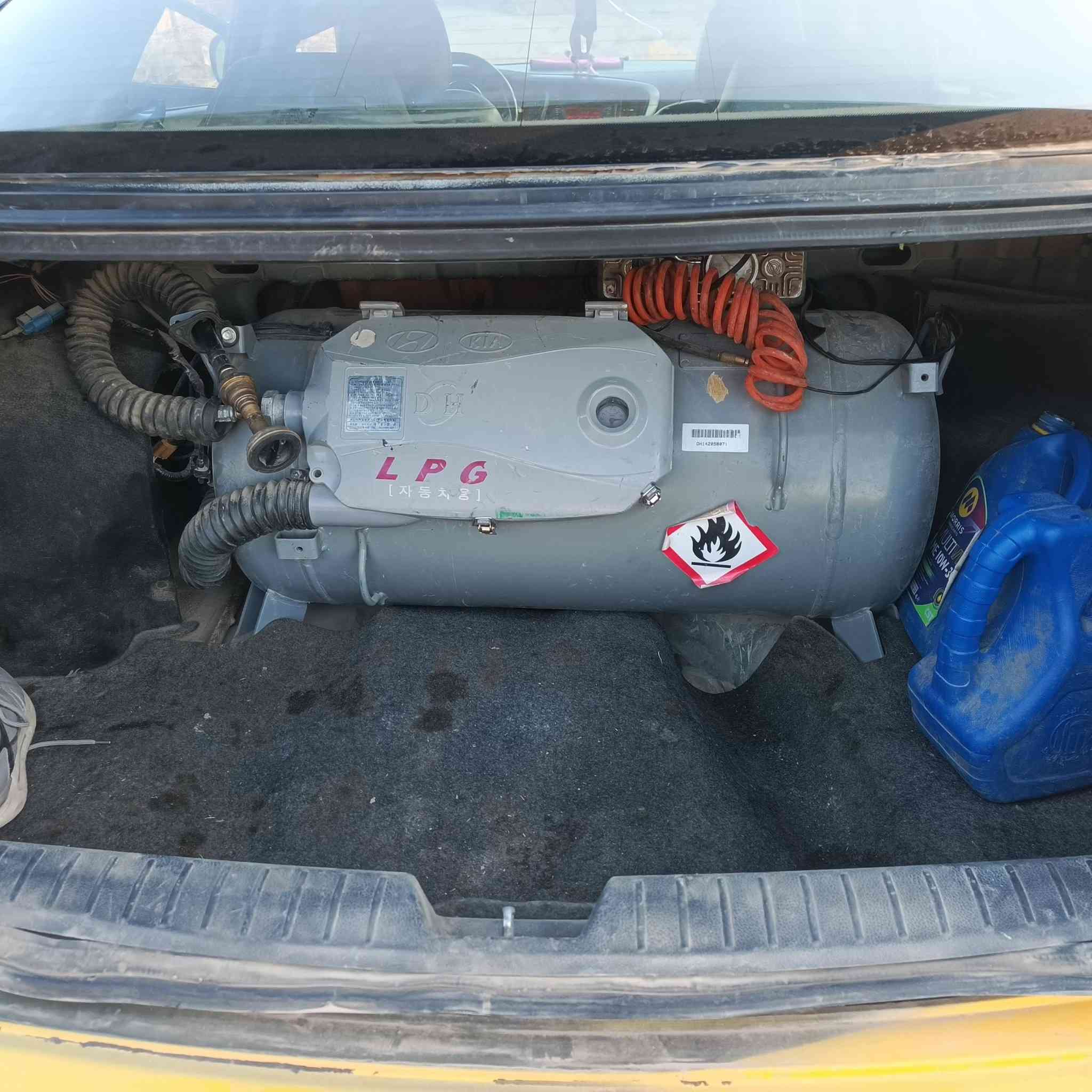 السلام عليكم كيا اوبتما مديل 14السياره تخبل خط واحد غاز صدره وره كدام كله جديد تبريد عوزه بس غاز تخم تاير جديد هستوني شادهن   رقم الهاتف ***********
