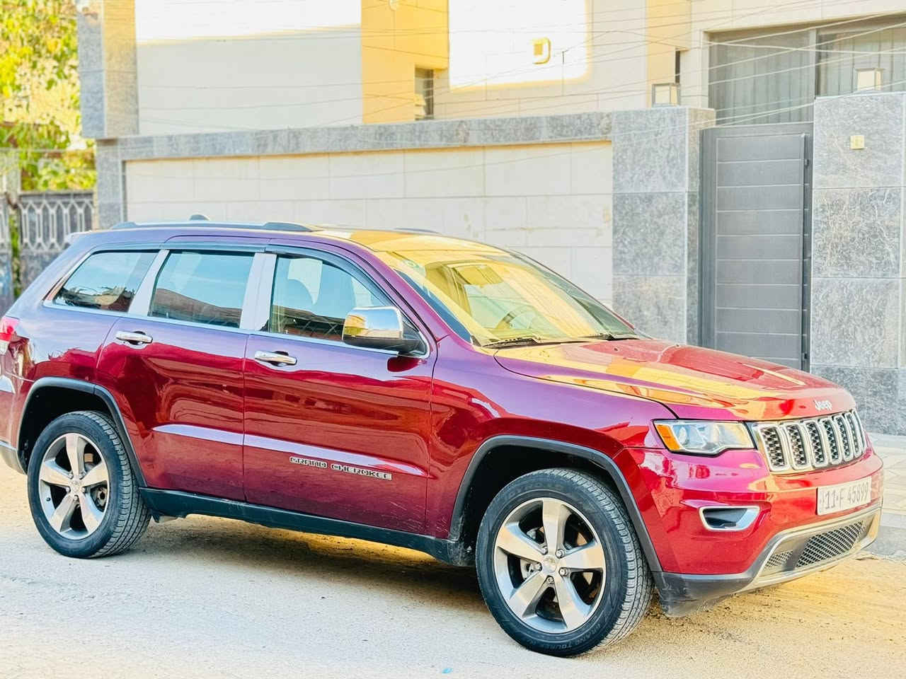 جيب (أمريكي ) موديل 2017 آوفر لاند رقم بغداد بسمي هزه وفحص جديده 
بيها قطع ابيع احزام صبغ كلير طخطخات 

معروضه 146 وبيها مجال 
محرك ٦ سلندر ٣٦٠٠ مكفول 
بصمه + تشغيل عن بعد كروز تثبيت سرعه
ستيرن كهرباء + تدفئه
كشنات جلد تدفئه وتبريد
خزن وضعيه كشنات ميموري
شاشة كبيرة
دمام خلفي
كامرة دوارة ٣٦٠ درجة
حساسات امامي خلفي
لد امامي خلفي
لايت زنون عالي ناصي
اضاءه ترحيب
دشبول خياط طبيعي
اوتو ستارت
حساس امامي وخلفي
رادار جانبي وخلفي وامامي
مري شفط + اشاير بلمري مع القفل وعاكس ضوء + هيترات مري+نقاط عمياء
اضاءه ترحيب
وبعد هواي مواصفات. 

مكان السياره بغداد
الشراي يتصل خاص مغلق
رقم الهاتف ***********
