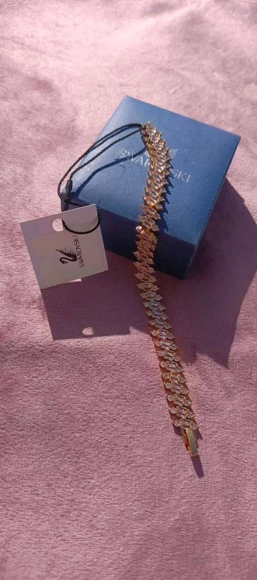 سوار فسكي الاصلي باركود وعلبه يم اعلئ سعر


**إذا كنت صاحب هذا الإعلان وتريد حذفه لأي سبب، رجاءا أرسل رسالة إلى الدعم الفني**