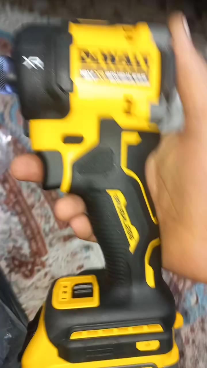 البيع جديد لوك مع جنطه فارغ 160 دولار. رقمي بي واتساب  ***********
