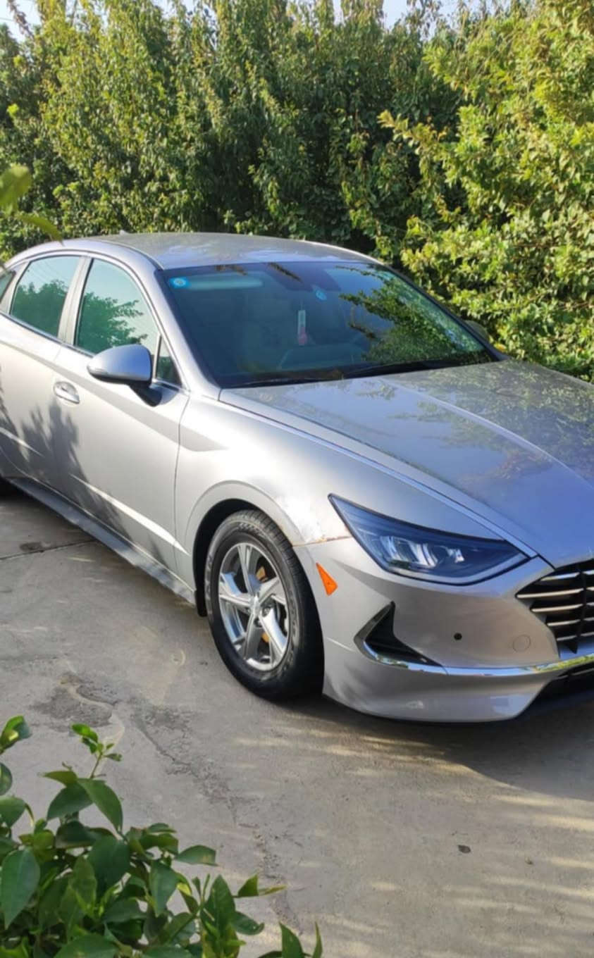 للبيع 
هونداي سوناتا موديل 2023🌟
ماشيه (34km)
مواصفات :
شاشه كبيره كامره دواره 
تحدييد مسار مثبت سرعه مانع انزلاق
3 انضمه قياده sport 🔥 normal✔️eco✅
دواخل بيجي + اسود وبعد بيها مواصفات 
محرك 2500🔥
للاستفسار  📞
***********
***********
مكان السياره الديوانيه 📍
