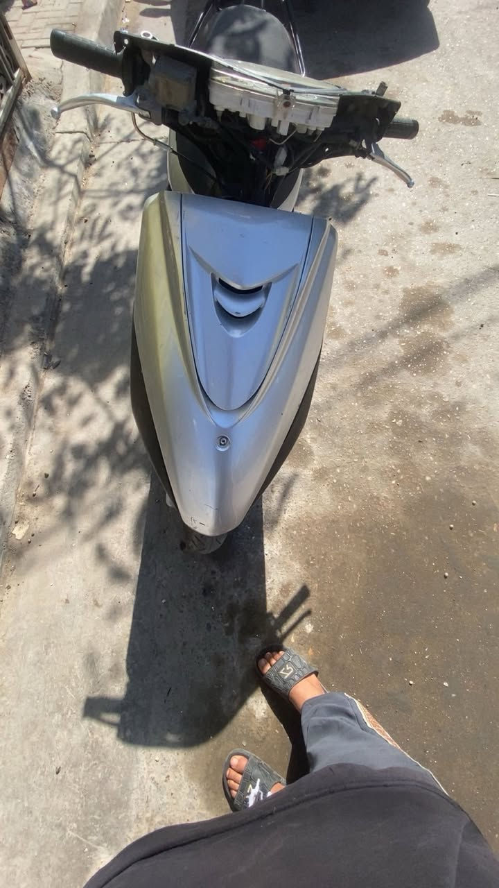 سلام عليكم دراجة بريز  كهربائياتي شغالة دراجة حلوة مكاني شعب سعر ٤٠٠وبيهة مجال ***********
