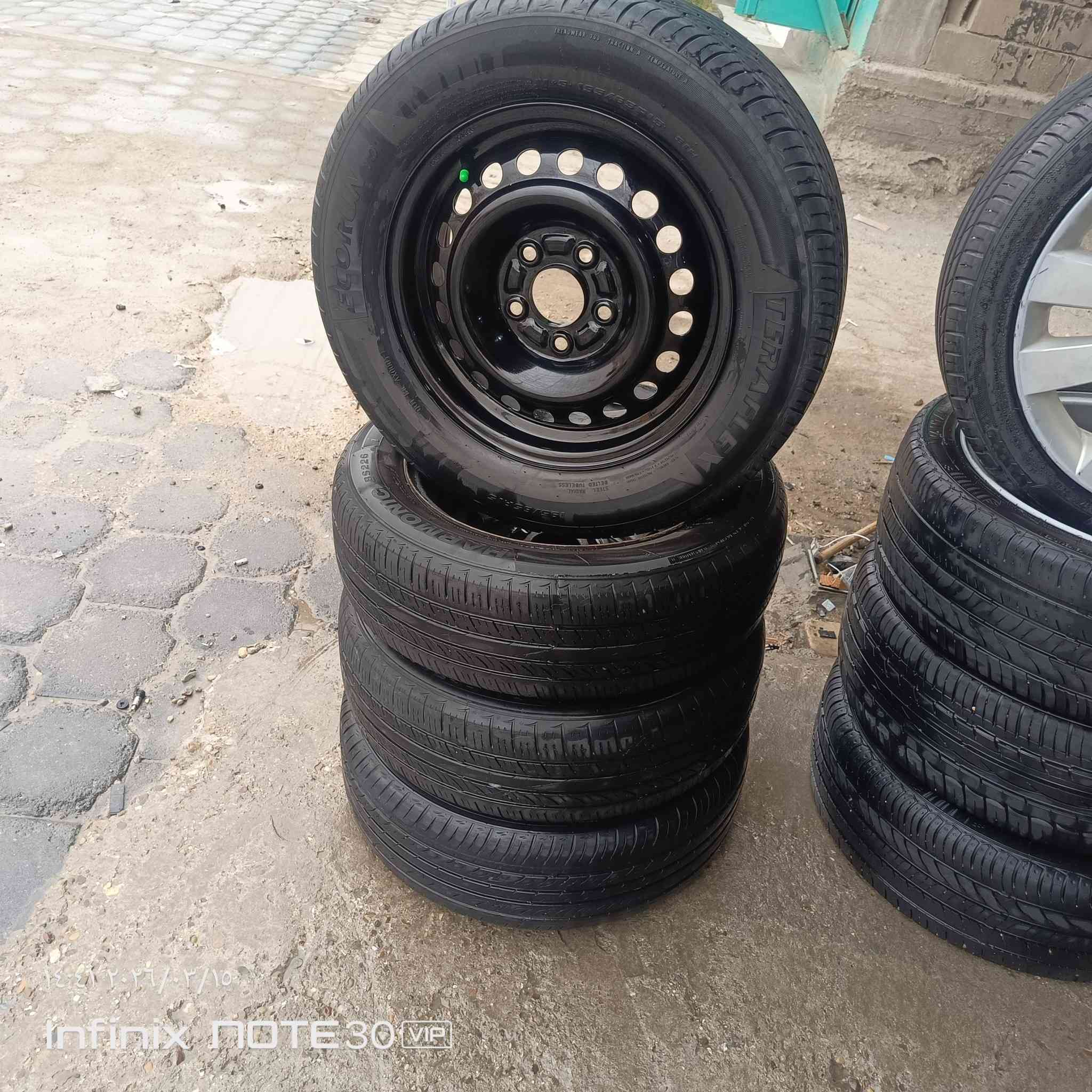 للبيع او مراوس
حجم 195/65/15. تخم ويل 20 فتحه مصبوغ حراري 
وتاير نضيف كلش. مراوس حسب القناعه.  السعر 250 
مكاني كربلاء طويريج 0771601160.


**إذا كنت صاحب هذا الإعلان وتريد حذفه لأي سبب، رجاءا أرسل رسالة إلى الدعم الفني**