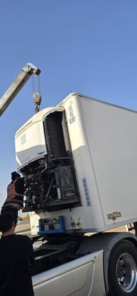 شاحنة • تفاصيل ناقصة