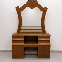 غرفه نجاره • نضيفه • ميز تواليت