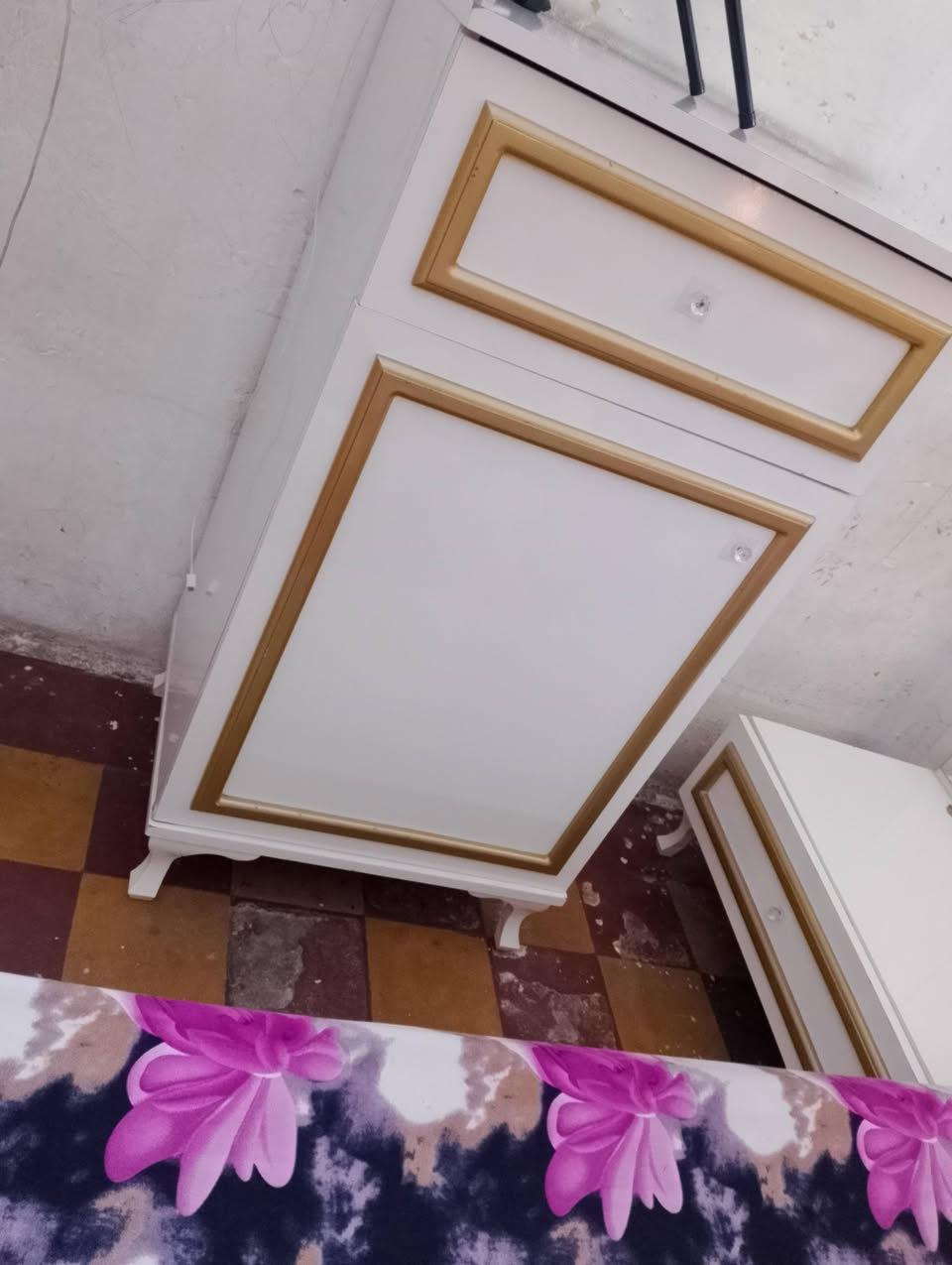 مرحبا بله زحمه عندي غرفه تركيه 9قطع بيهه اضرار كلش بسيطه ويحتاجلهه فقط صوميه واذا تكدر ترتبهه حتى صوميه متحتاج اريدهه 350وبيهه مجال


**إذا كنت صاحب هذا الإعلان وتريد حذفه لأي سبب، رجاءا أرسل رسالة إلى الدعم الفني**