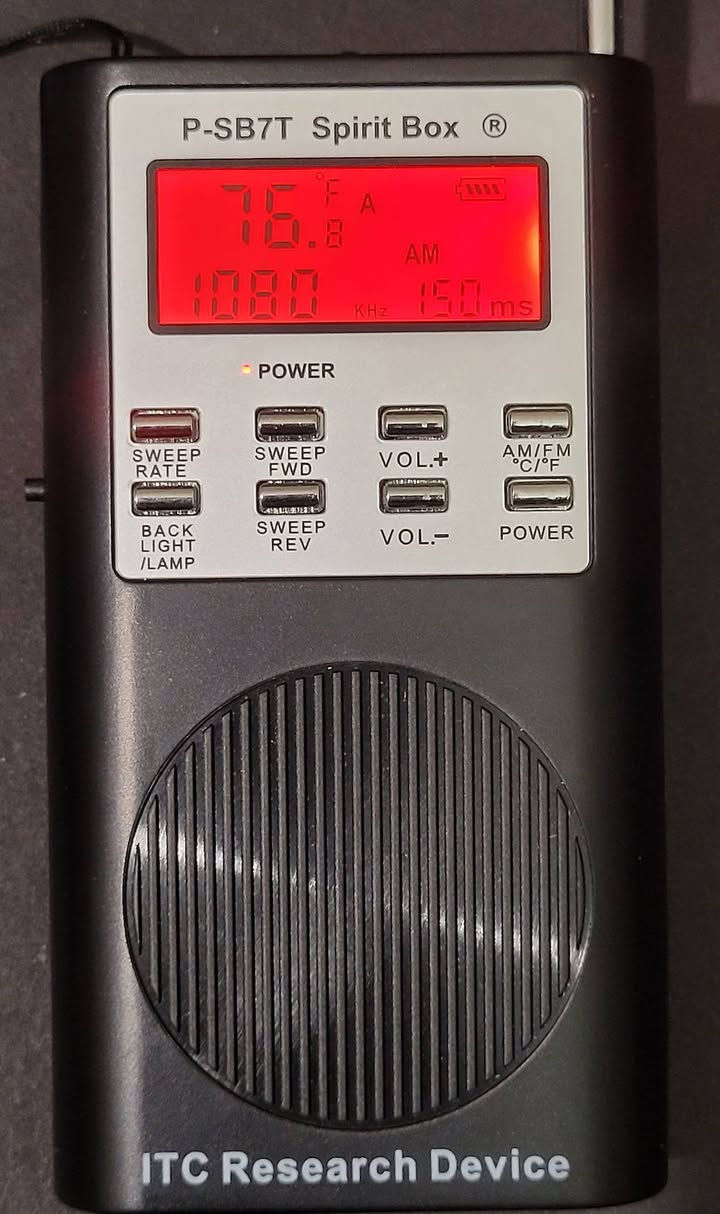 راديو جيب حجم صغير
موجتين AM FM
شاشه دجتل اضائه ملونه
ميزة حفظ محطات مفضله
يشتغل باتري حجم صغير عدد ٣
صوت نقي ومجسم
لوك جديد كارتون مامفتوح شرط
ملحقات كارتون وكتالوك وحافظه جلد
اي أستفسار بعد تعليق يوصلك السعر وبالخدمة 🌹


**إذا كنت صاحب هذا الإعلان وتريد حذفه لأي سبب، رجاءا أرسل رسالة إلى الدعم الفني**