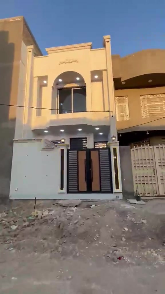 سلام عليكم
مشتمل للبيع. الخاجيه بالخدمات شارع صب
 طابقين خلف قسم البلدي
 وخلف البيع المباشر 
رقم قطعة 7325  البيت المساحة 100م
وجه 5م و نزال 20م  بصف الركن
عرض الشارع 12م 
بصف الركن الي على شارع 20 
تنزل من شارع 20 
تدخل علية مباشر يمة شارع 20 و شارع 30 مال القسم البلدي
البناء 2026 قبل اسبوع كمل 
 البناء درجة اولى
***********
