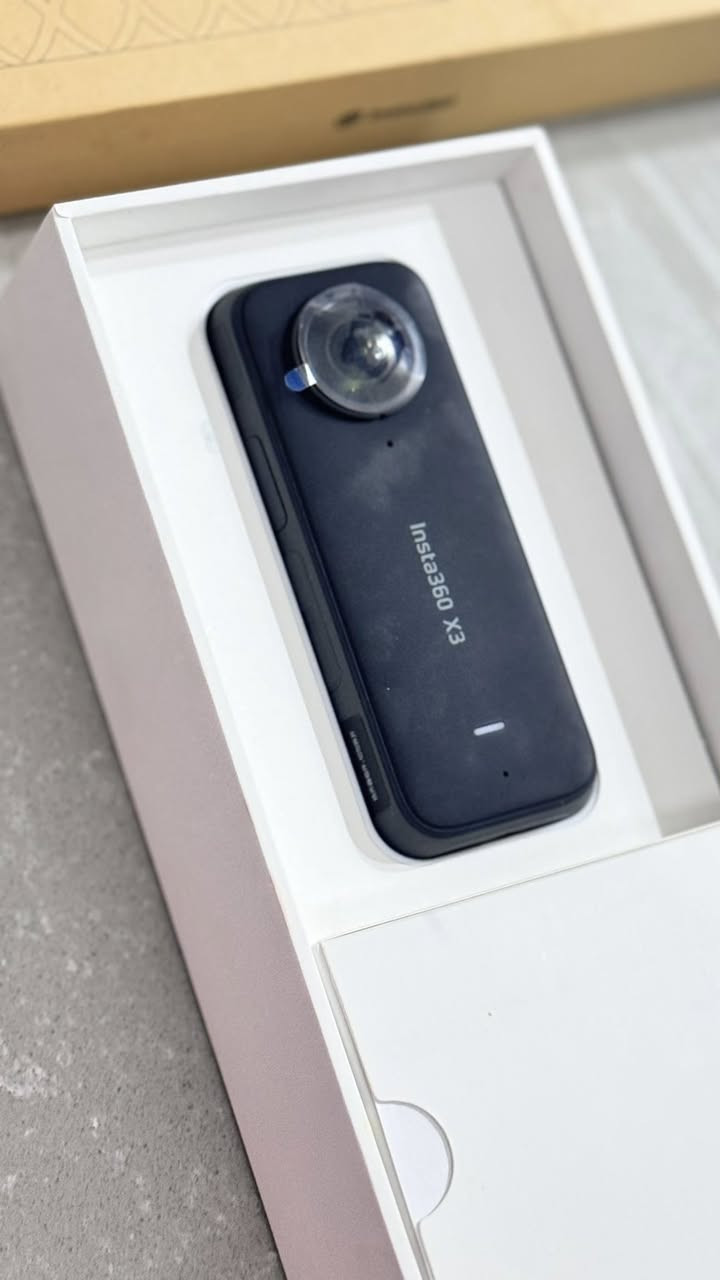 للبيع الكاميرا الفديو Insta360 X3 360 Action Camera وهي من أشهر كاميرات التصوير 360° درجه،غير مستخدمه 

شاشة لمس كبيرة 2.29 إنش

 • مقاومة للماء حتى 10 متر بدون كيس.  

 • حوالي 80 دقيقة تصوير تقريباً.


**إذا كنت صاحب هذا الإعلان وتريد حذفه لأي سبب، رجاءا أرسل رسالة إلى الدعم الفني**