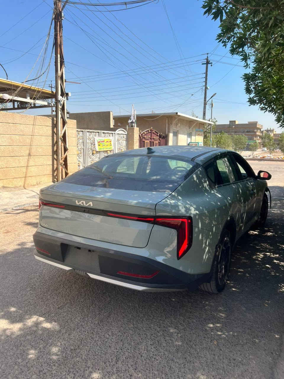 #السعر. 135. هاتف.  ***********  السلام عليكم كي فور مديل 25 EX دخول جديد منفيس ابسمي اني المستورد بعدها على حادثها على وضع امريكا مواصفات EX معروفه مو العاديه حادثها بسيط بدون دواخل بدون تبديل وصور الحادث مرفقة بل منشور ابيع على وضعها مكان السياره بغداد البلديات
