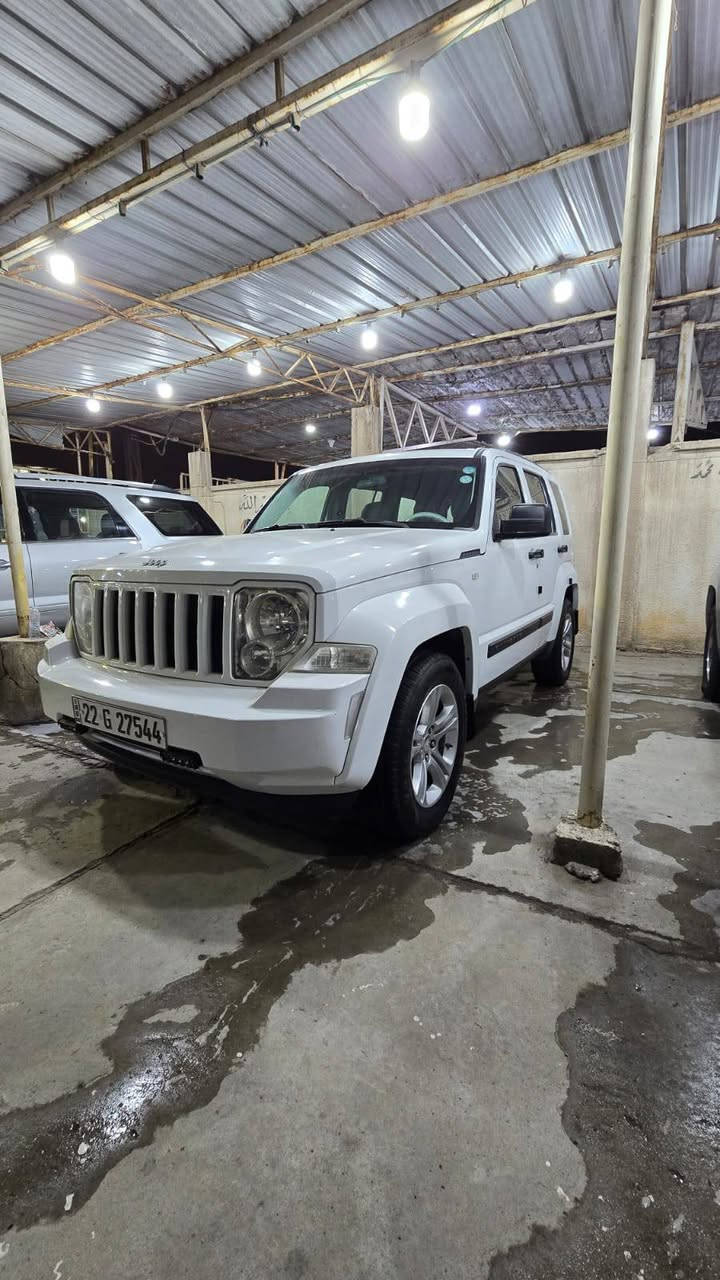 جيب ليبرتي موديل 2012
خـلـيـجـي شركة نيڤا كفاله عامه 
فول مواصفات فتحه سقف تحكم ستيرن كروز سرعه فور ويل اوتو شاشه جبيره قلاب سماعه دمام 
كامره خلفيه حساسات قماره شامو داخل نضيف 100٪ سياره على وضع شركه مابيها نقص ابد محرك وكير وحداديه وتخم تاير جديد نصبتها احله من صور رقم اربيل دولي جديد هزه جديده تحويل وكاله حاضر مكان السياره البصرة 
السعر 120 وبيها مجال للشراي


**إذا كنت صاحب هذا الإعلان وتريد حذفه لأي سبب، رجاءا أرسل رسالة إلى الدعم الفني**