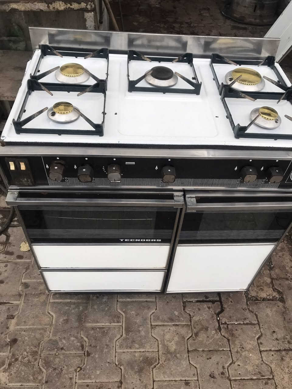 طباخ عشتار كله شغال عل فحص العنوان بغداد مدينه الصدر رقمي ***********
