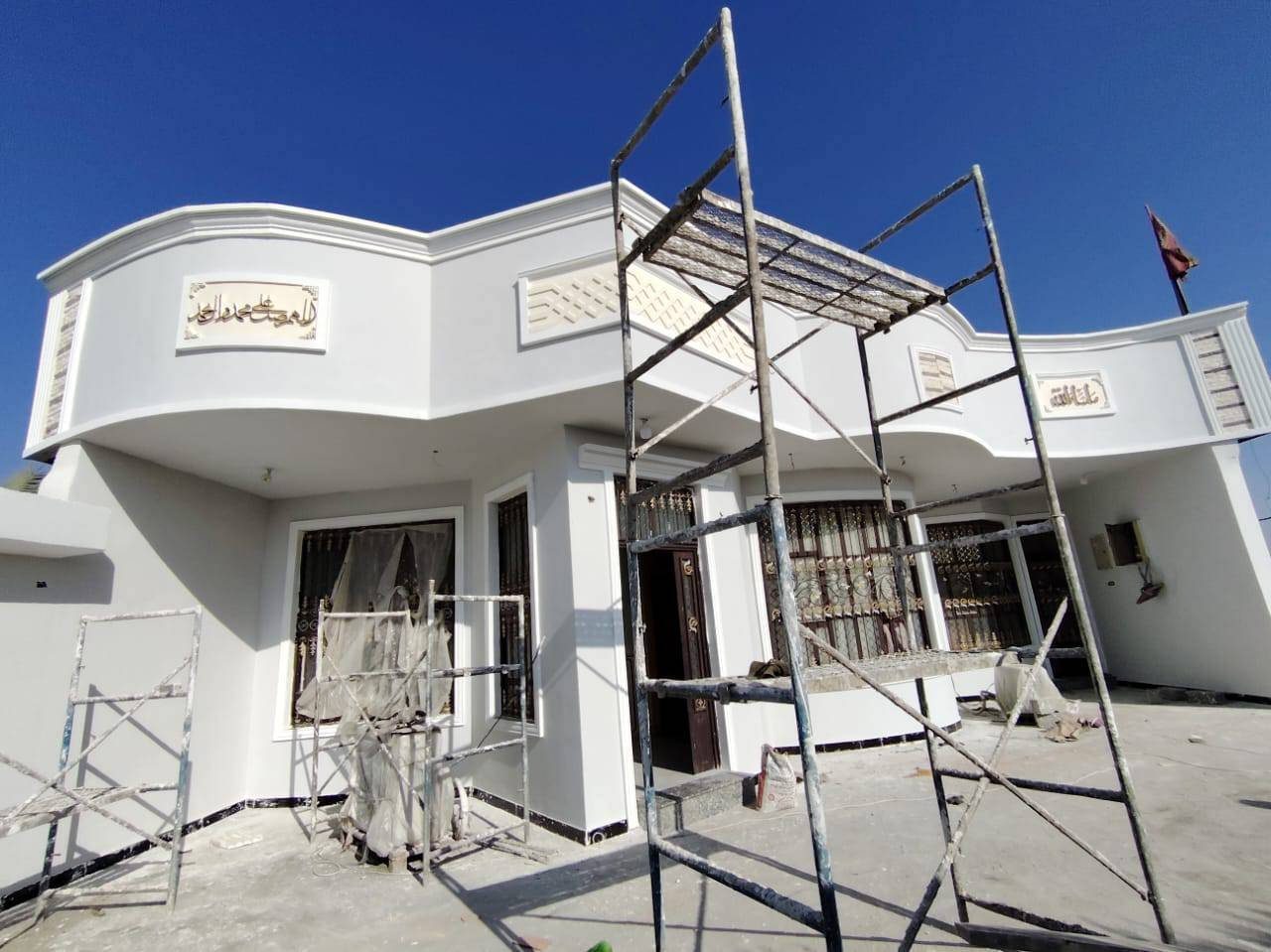 السلام عليكم يوجد لدينا كادر صبغ ولبخ ونثر شغلنا محافظات واسعار مناسبه***********
