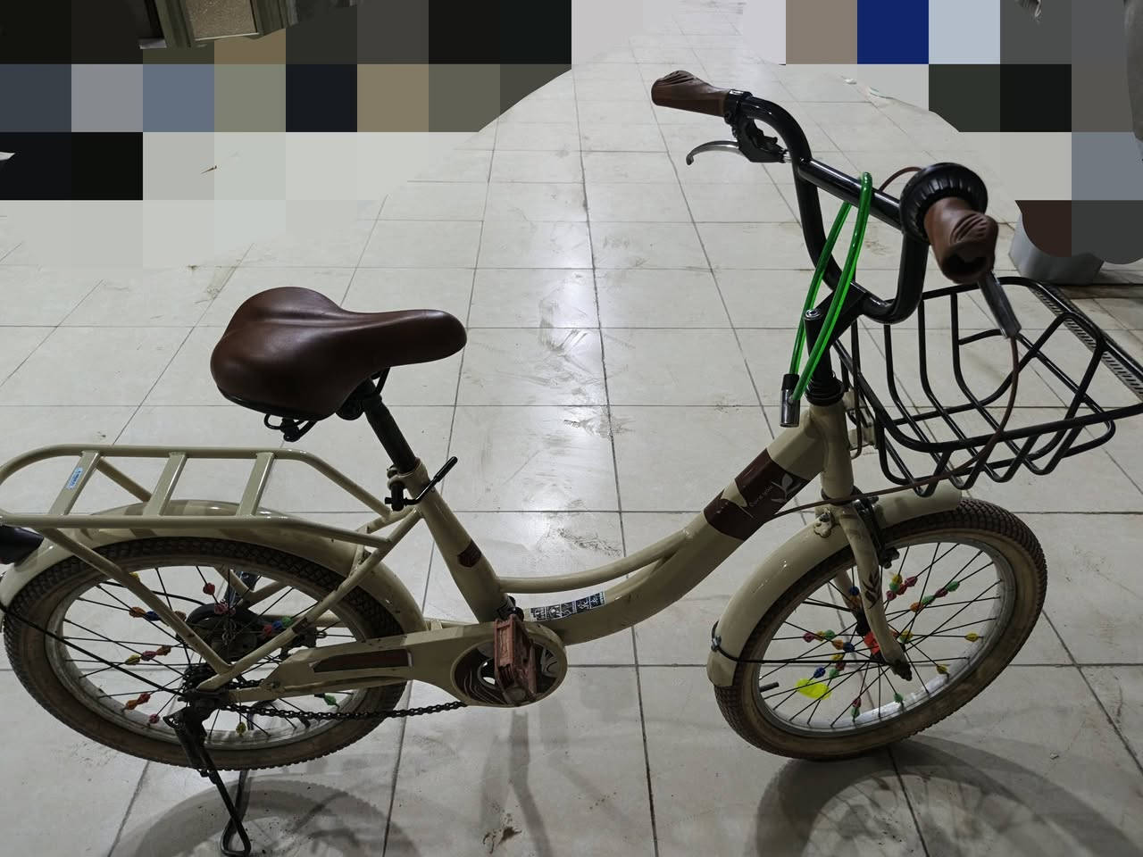 السلام عليكم بايسكل مستخدم قليل سعره 110 وبي مجال قليل لتواصل على رقم ***********
