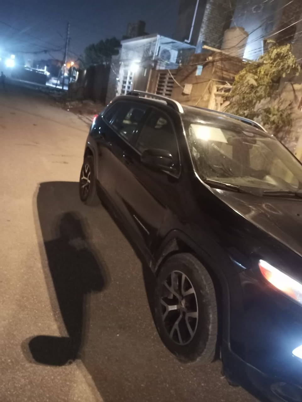 سلام عليكم. 
جيب بزونه. موديل 16 شكل 18 سياره بيه تبديل جاملغ الامامي. سنويه ل28 مكاني النجف_الاشرف*********** النجف, العراق
