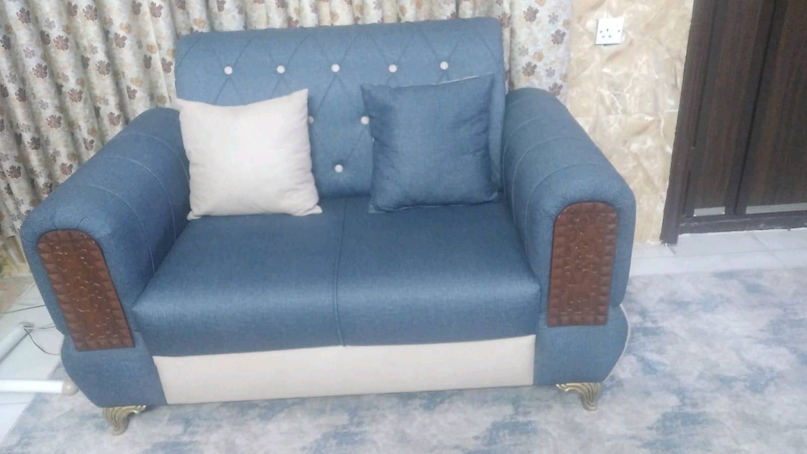 طقم قنفات 10 مقاعد نظيف جدا للبيع .الدوره شارع 60 