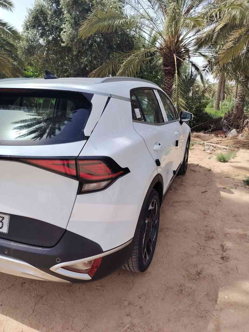 للبيع سبورتج موديل 23 لون ابيض مواصفات نص فول خليجي محرك 2000 دوش ماشيه 49 الف كفاله عامه رقم بغداد داخله هزه وفحص جديد بسمنه مكانهه بغداد صليخ ترهم مراوس بخليجي  السعر  215.    ***********.   ***********
