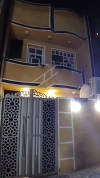 بيت للبيع في الشعب حي البساتين شارع الشيخ منهل مساحه ١٠٠ متر طابو زراع...