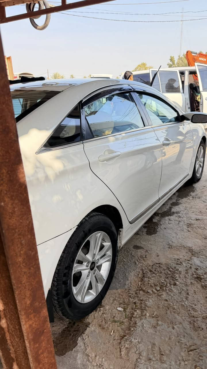 سوناتا 2011 وارد خليجي مكينه 2400مكينه كير كله جديد جهازه السياره كلشي شغال بيه  مكانه نجف ***********
