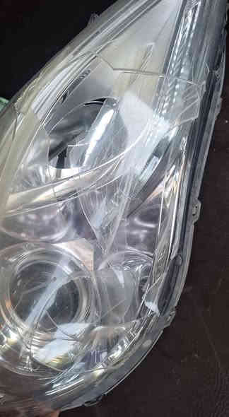 مازدا ازيرا اليمين ( جنب السائق ) للبيع هذا ضرره 
***********
