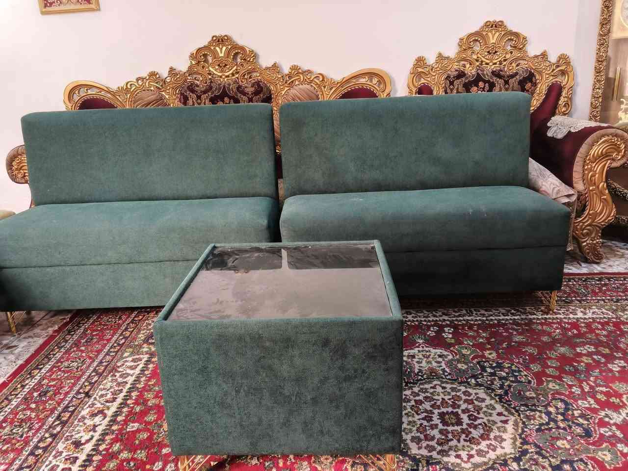 تخم للبيع السعر 200
***********
