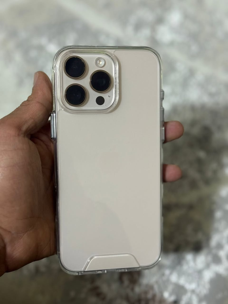 16برو ماكس
بطاريته 98
ذاكره 256
ضمان ماستر 
السعر 1400
***********
