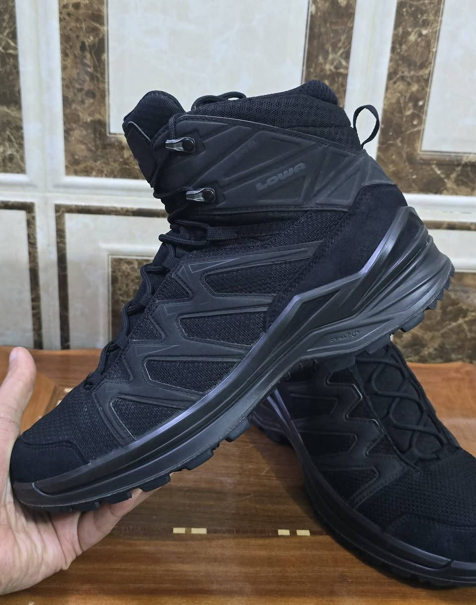 ماركة.  لوا.     اصلي اورجينال. 👌👌

قياس. 45.            الحجم 45.            طول القدم 29 سم

نضافه 100 بل 100. كورتكس ضد الماء 💦💦

يتوفر توصيل 🚚🚚

          سعر تفاصيل أكثر خاص 🙏🙏

حجز واتساب ***********
#بغداد #كركوك #بابل #كربلاء #ناصريه #اربيل #زاخو #سليمانيه #دهوك #موصل #بصره #نجف
