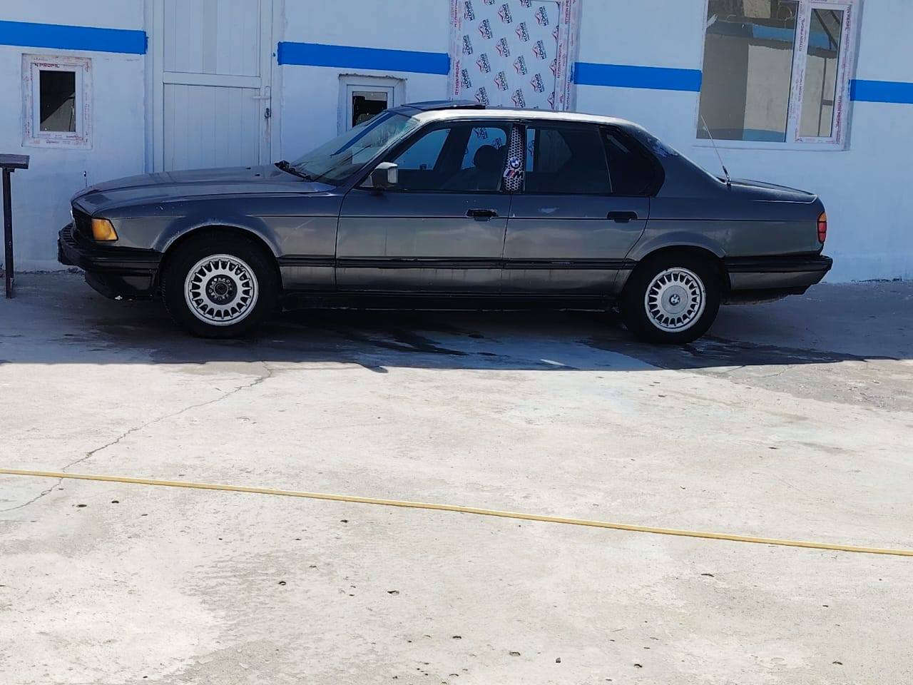 السلام عليكم بيئم 730 رقم نينوى الماني بسمي سنويه لنهايت ال27 السياره مكصوص بس مسجله محرك شرط جديد طك ماصار سنه من شديتو شرط صوتو مال كبس وشرط مامفتوح خلاص كير جديد شرط ترايك 200 تبريد شرط ثلج سياره جاهزه صدرها نص ونص  وتريد ترتيبات شاشه وكامره وكهربائيات كلها شغاله السعر 25 وبيها مجال *********** وبيه واتس الصبح مغلق راسلني
