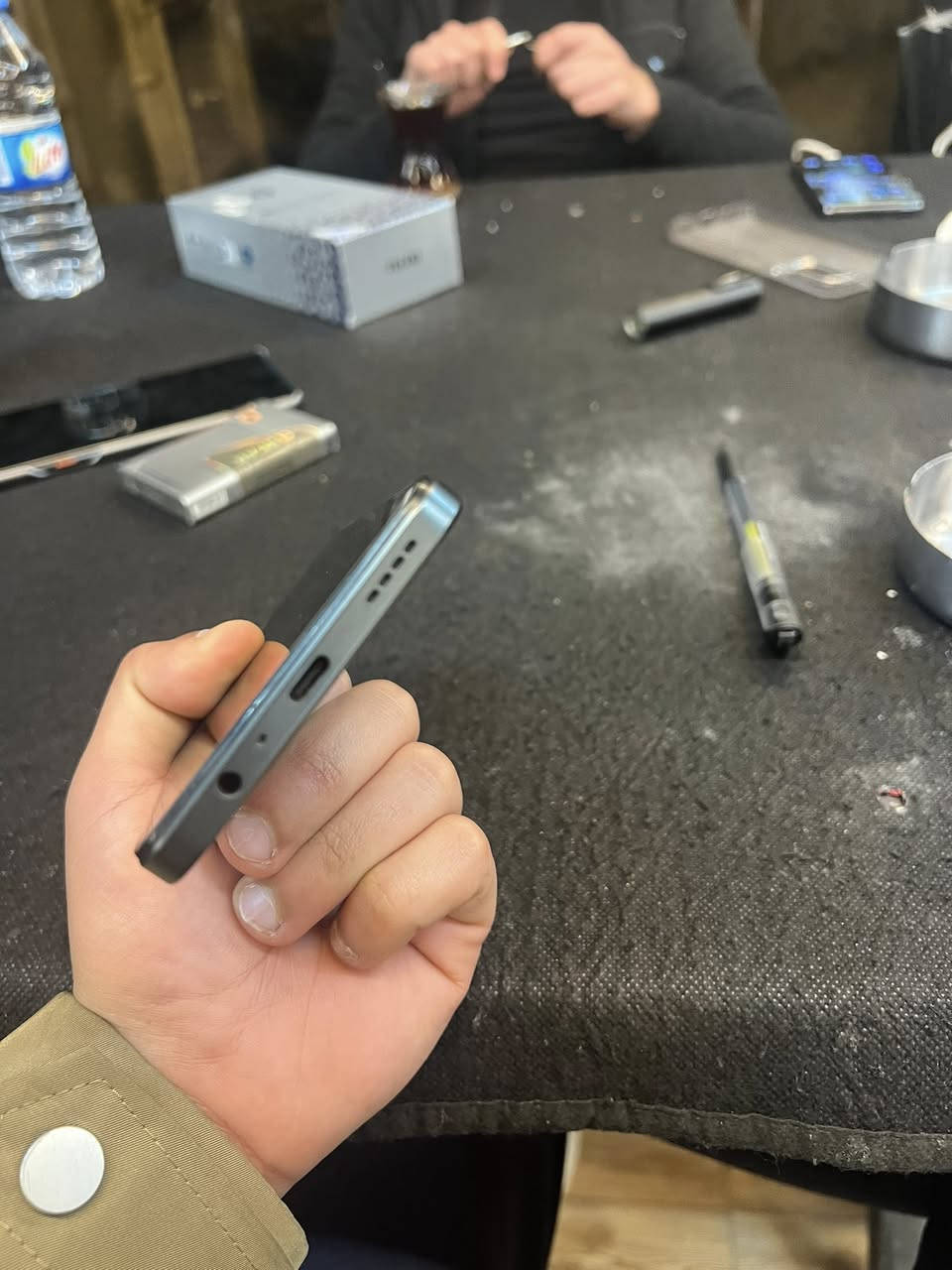 السلام. عليكم ريلمي c71
ذاكره ١٢٨ دبل سيم الجهاز ما مفتوح 
والنضافه  كدام العين ما ويا أغراض 
سعر ١٦٠ وبي مجال بسيط 
لتواصل ***********
