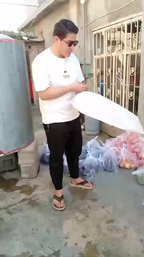 هذا الشبل من ذاك الاسد
#معتز_ومأمون_ضياء_عبدالرزاق
جبنا المسواگ وصارت جنازة
رحنا للمقبرة لحد مارجعنا
الابطال مجهزين السلات
الله يحفظهم
#سلات_الخير_في_شهر_الخير
#نستمر_بدعمكم
#صندوق_أهل_الخير
ماستر #صندوق_أهل_الخير
7472478705
هاتف الحملات
***********
