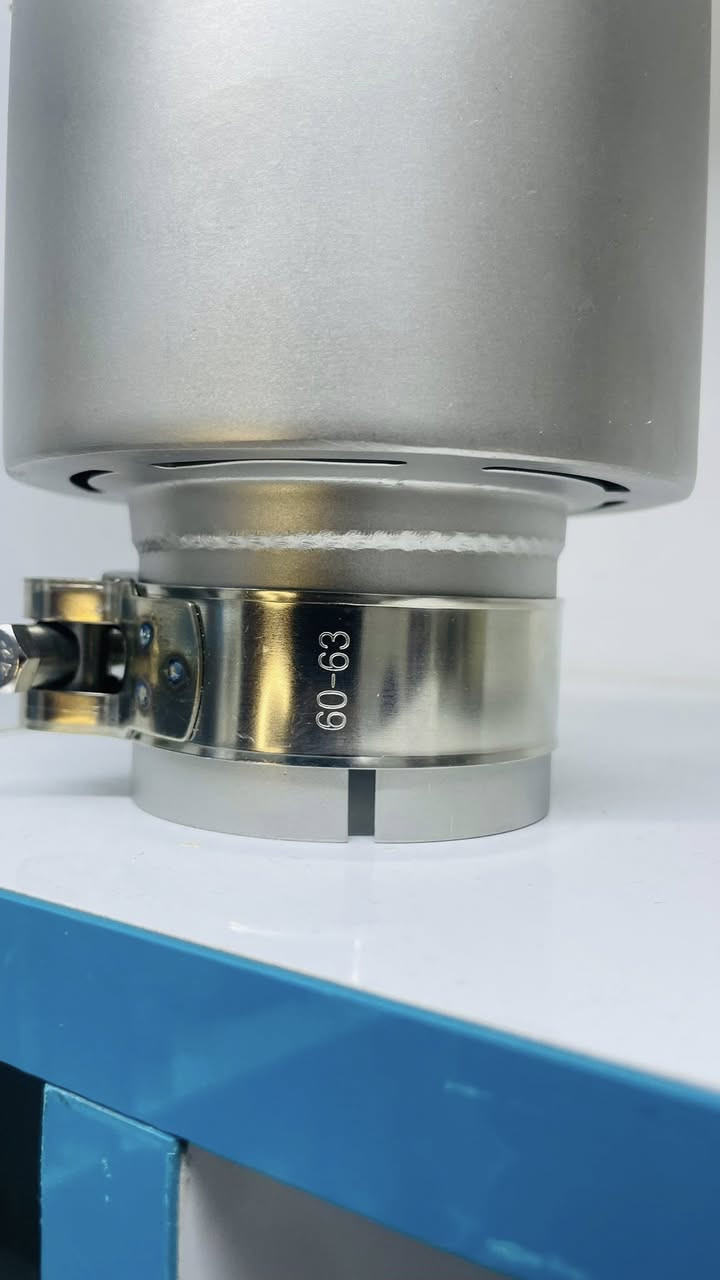 السلام عليكم كيبالم انبوب عادم السيارات تنطي شكل رهيب للصالونصه السعر واتساب***********
