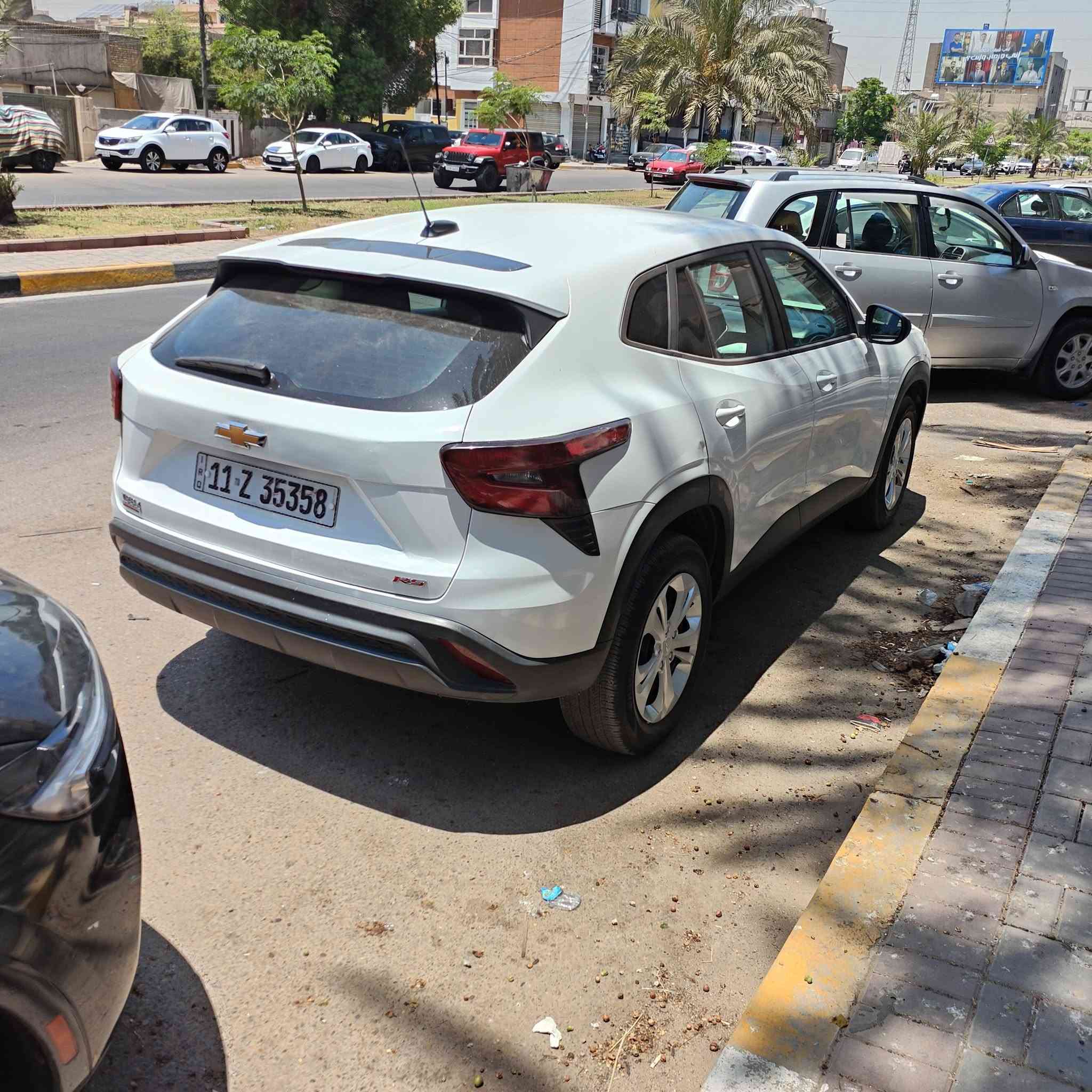 تراكس ٢٤ للبيع
سياره جاهزه بدون نقص
مواصفات التراكس معروفه 
حادث امريكا بنيد مبدل ومصبوغ 
وصار بيها حادث بالعراق باب السايق 
تبدل والصباغ صبغ الباب ونص الباب الخلفي ونص الجاملغ الامامي 
السياره حلوه ما ناقصها شي 
السعر ١٢٠ ورقه وللشراي واليجي عليها بيها مجال 
حجيتلك كل التفاصيل وصور الحادثين عندك 
مكان شارع فلسطين 
***********
قليل التواجد بالفيس
