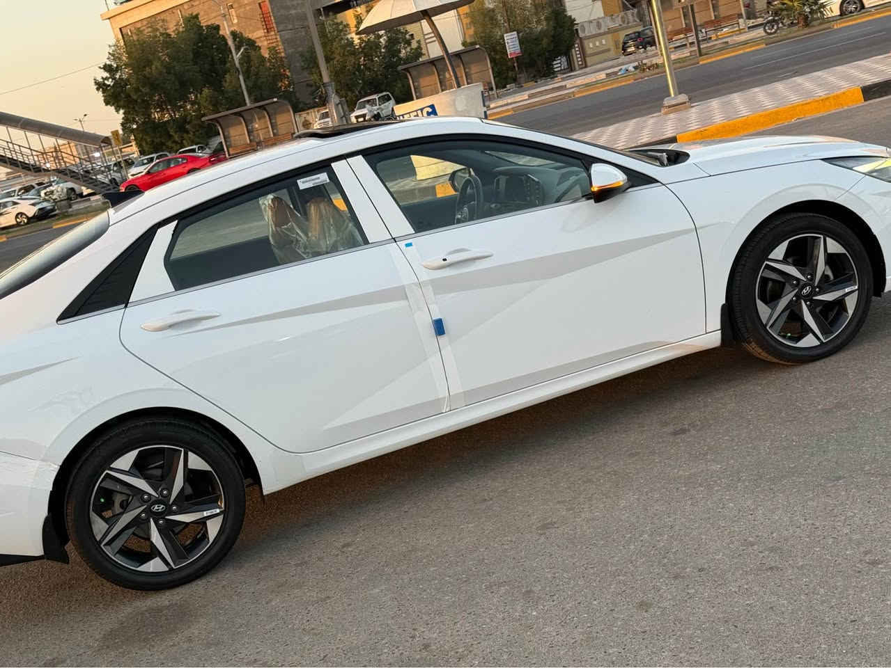 السلاموعليكم 
النتره موديل 2021 مكينه 2000 فلو بيه جاملق خلفي ايمن بيه بارد قبق الصندوك امقسم اومكينه مفتوحه سبب الراجز ماشيه حقيقي 72 الف رقم اوهزه جديده سياره جاهزه للاخير اوجديده جوال 📲 *********** Singapore
