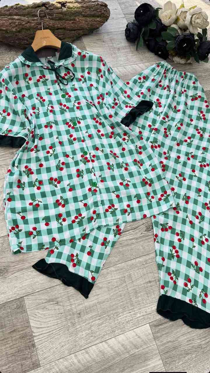 بنااات الموديل اليوم يختلف يجنن حرفيااا 🥹🦋🌺
فيولا.. الأناقة والراحة تبدأ من بيتكِ! ✨
#تراك_نسائي_
#السسسسسسعر_صااااااااااااارت_قطعة_10ألاف 
القياس _2xl_3xl_4xl_5xl
الخامه كشمير  درجه اولى
التوصيل الفين دينار داخل قضاء المسيب
التوصيل محافظات 6ألاف


**إذا كنت صاحب هذا الإعلان وتريد حذفه لأي سبب، رجاءا أرسل رسالة إلى الدعم الفني**