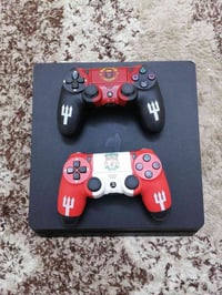 بلايستيشن 4 • مهكر نظام 12 • يدين غير أصلية