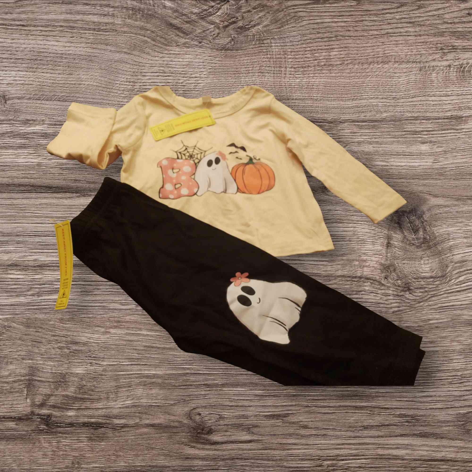 جديد ملابس اطفال شي أن ....
العمر من شهر الى 3سنة 
سعر 3قطع 10الاف 
يتوفر لدينا خدمة توصيل


**إذا كنت صاحب هذا الإعلان وتريد حذفه لأي سبب، رجاءا أرسل رسالة إلى الدعم الفني**