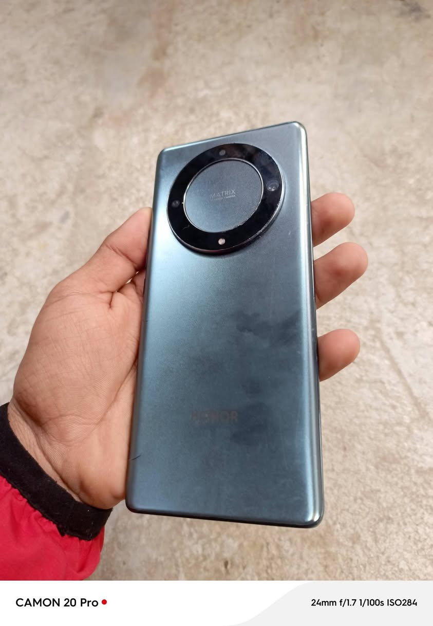 هنر اكس 9 اي 
ذاكره 256 رام 8 زايد 8
بصمه بل شاشه نيت شحن صوت كلو شرط
كامره الخلفه شويا مو واضحه يرادله تنضيف
شرط مو مفتوح كلو شغال السعر 175 بي مجال 
مكاني ايمن


**إذا كنت صاحب هذا الإعلان وتريد حذفه لأي سبب، رجاءا أرسل رسالة إلى الدعم الفني**