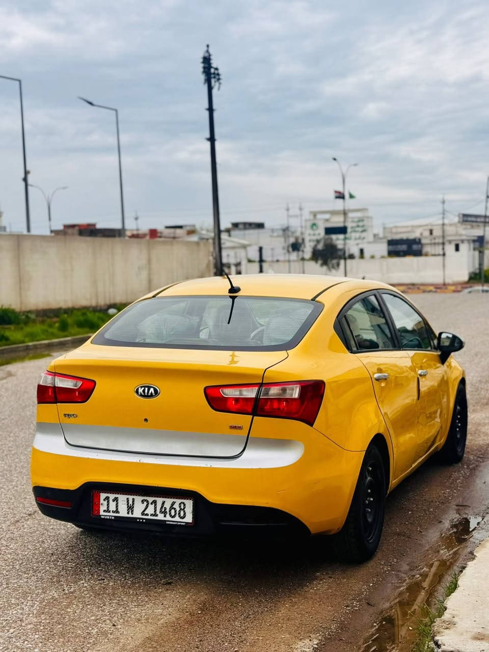 السلام عليكم 
كيا ريو 2015 💪
سيارة جديده وجاهزه 
كير محرك طخم جديد 
تبريد تدفئة شغال 
باسمي تحول ثاني يوم 
رقم جديد مصفرة هيئة
ضرر بابين سكن فقط 
بجم وصندوق كبس 
سيارة جاهزة على اخر حباية دك سلف وتتوكل على الله 
السعر 98 وبيها مجال 
***********
***********
العنوان الموصل الأيسر
